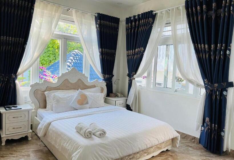 اتاق لوکس با بالکن, Villa   Hotel Nam Khang 2 Dalat