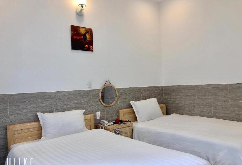 اتاق استاندارد سه تخته با چشمانداز باغ, Villa   Hotel Nam Khang 2 Dalat