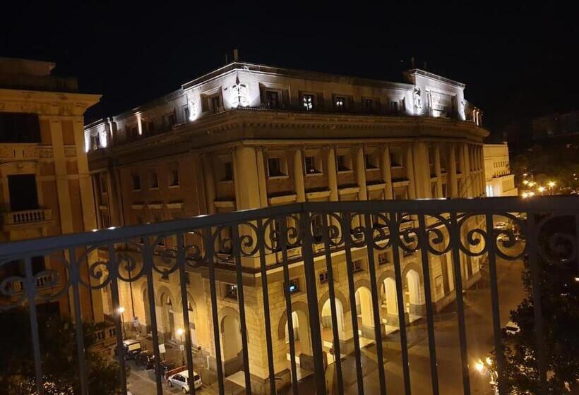 اتاق لوکس با چشم‌انداز دریا, B&b Divina Salerno