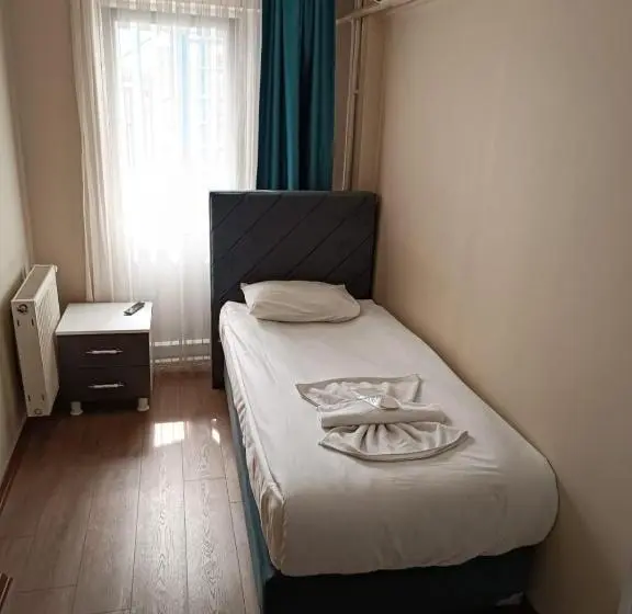 Standard Yhden Hengen Huone, Grand Bona Sera