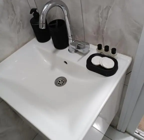 Deluxe Neljän Hengen Huone, Grand Bona Sera