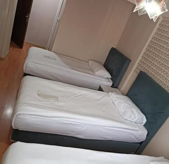 Deluxe Kolmen Hengen Huone, Grand Bona Sera