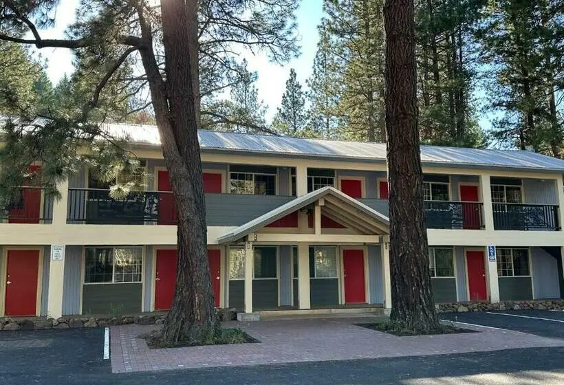 キングサイズベッドのスタンダードルーム, Crater Lake Gateway   Hwy 140