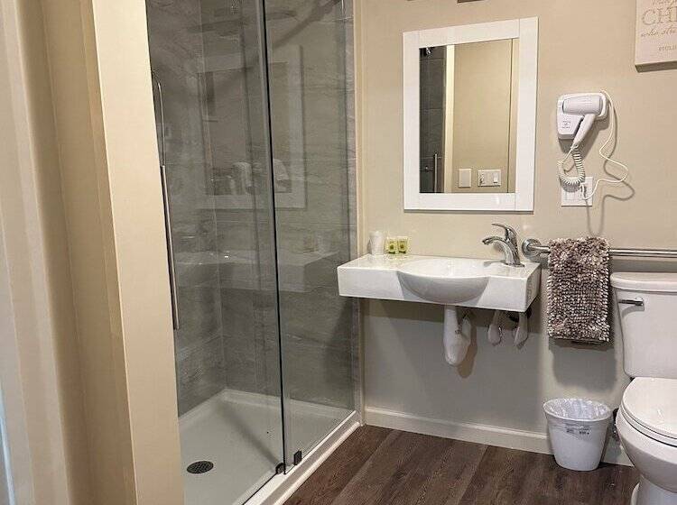 Семейный Номер, Crater Lake Gateway   Hwy 140