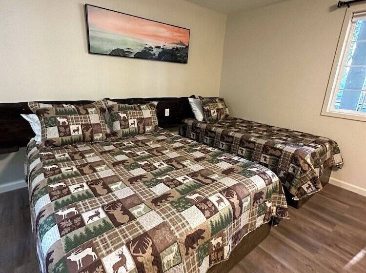 Семейный Номер, Crater Lake Gateway   Hwy 140