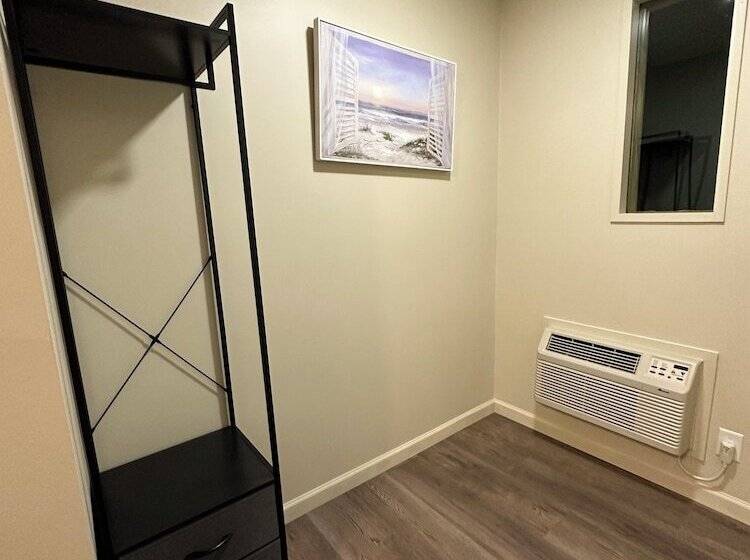 Номер Deluxe, Crater Lake Gateway   Hwy 140