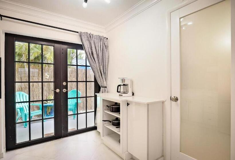 Deluxe Suite, La Mer Suites
