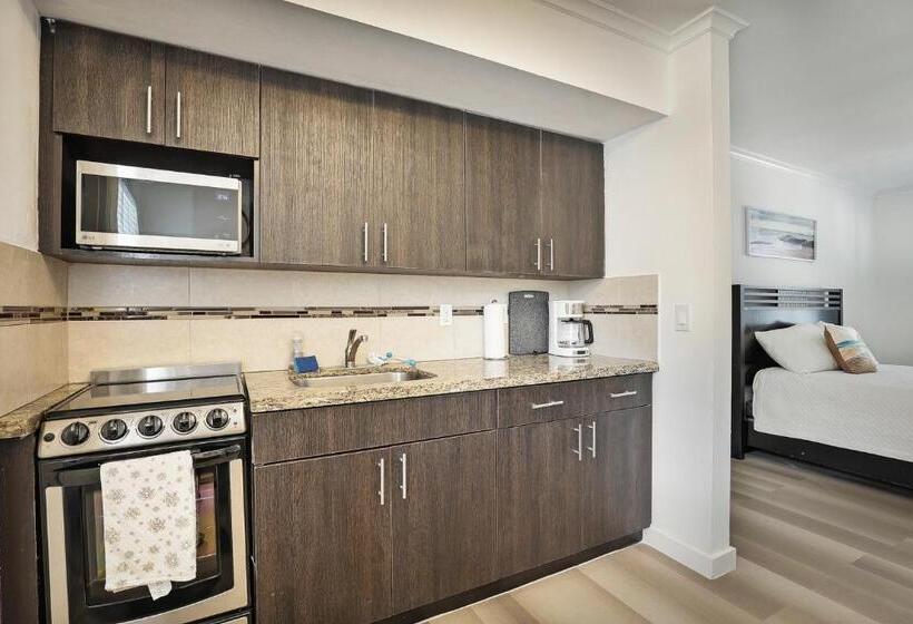 Deluxe Studio, La Mer Suites