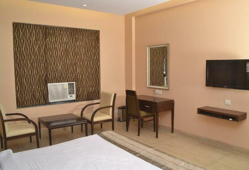 スタンダードルーム, Shrinath Palace