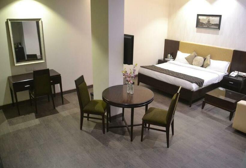 スイート, Shrinath Palace