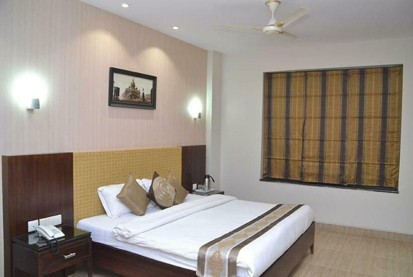 スイート, Shrinath Palace