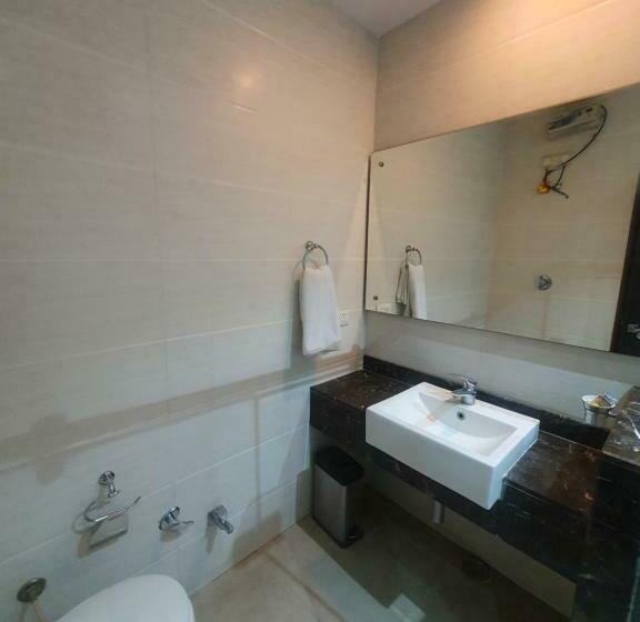 スイート, Shrinath Palace