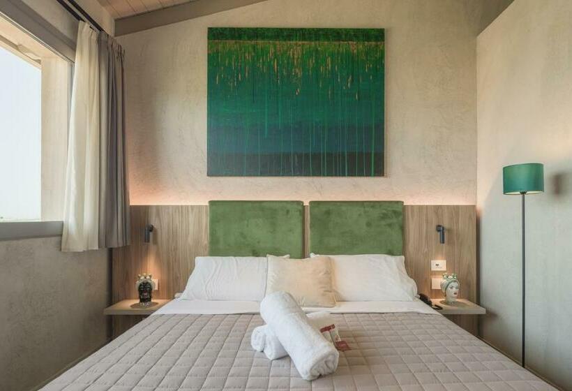 Номер Стандарт Вид на Бассейн, Terreforti Luxury Village