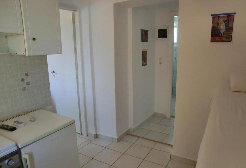 エコノミー４人部屋, Santorini Camping & Hostel