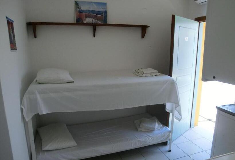 Четырехместный Номер Economy, Santorini Camping & Hostel