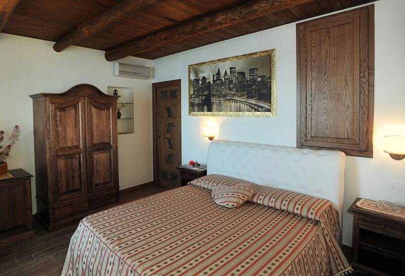 Номер Стандарт Вид на Море, World Center