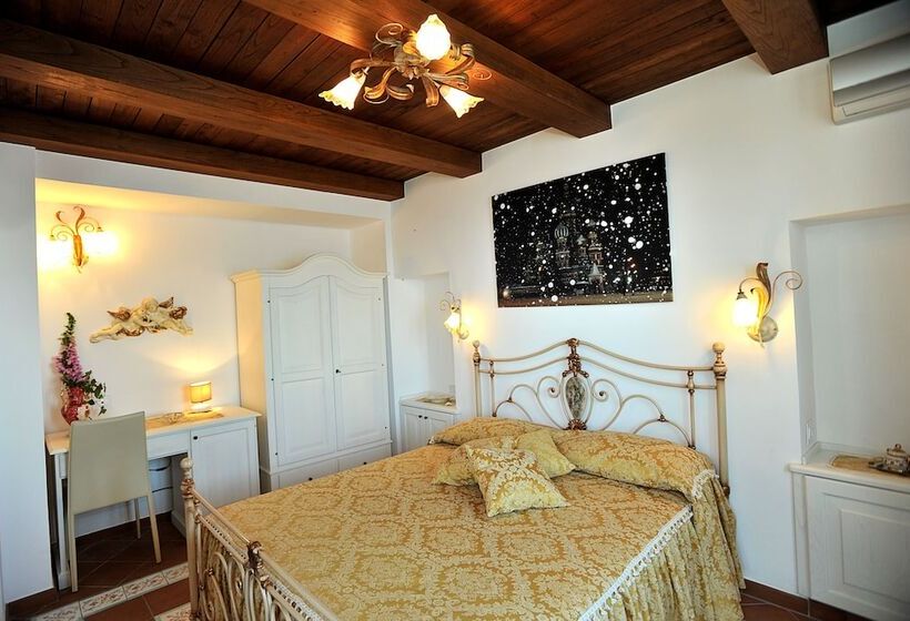 Номер Стандарт Вид на Море, World Center