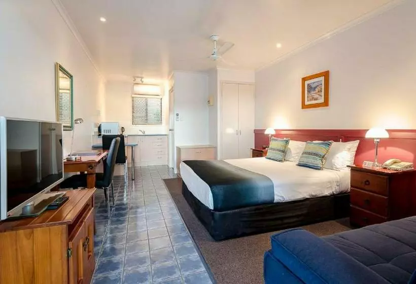 スタンダードスタジオ, Central Studio Accommodation