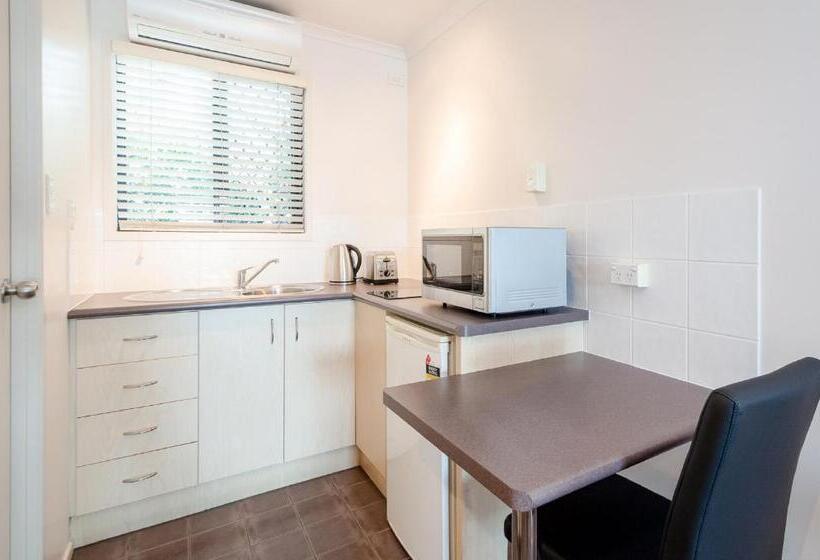 استودیوی پریمیوم, Central Studio Accommodation