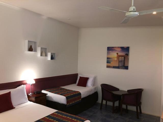 استودیو خانوادگی, Central Studio Accommodation