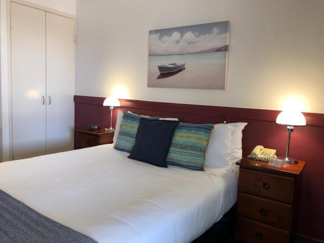 استودیوی استاندارد, Central Studio Accommodation