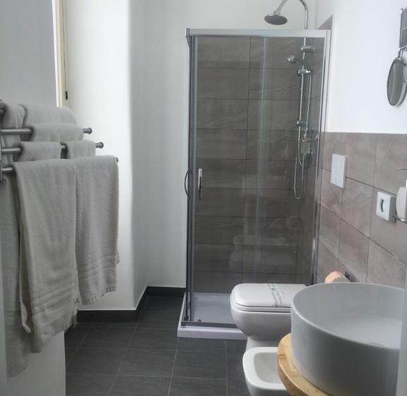 اتاق راحتی سه تخته, Umberto House Catania