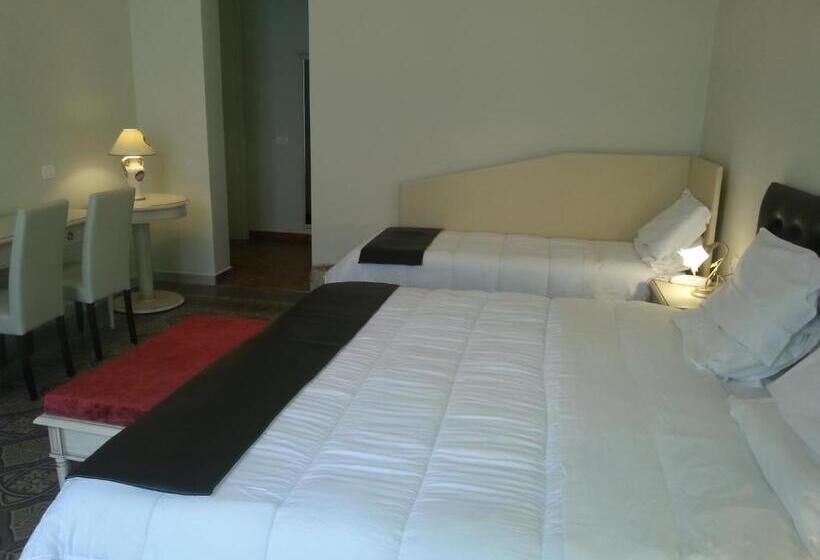 غرفة كومفورت ثلاثية, Umberto House Catania