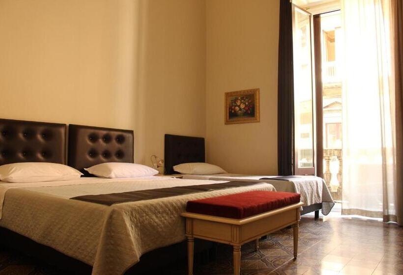 غرفة قياسية رباعية, Umberto House Catania