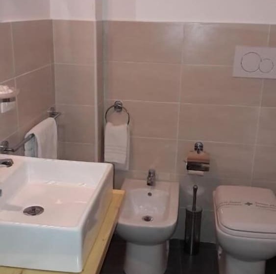 غرفة قياسية فردية, Umberto House Catania