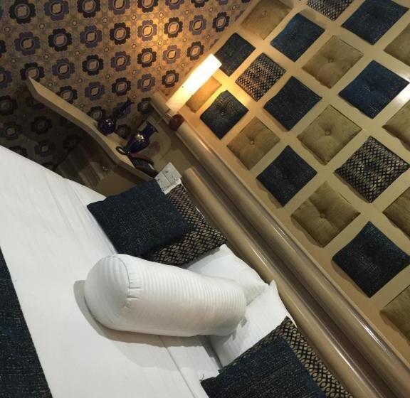 Suite, Ayaana Boutique