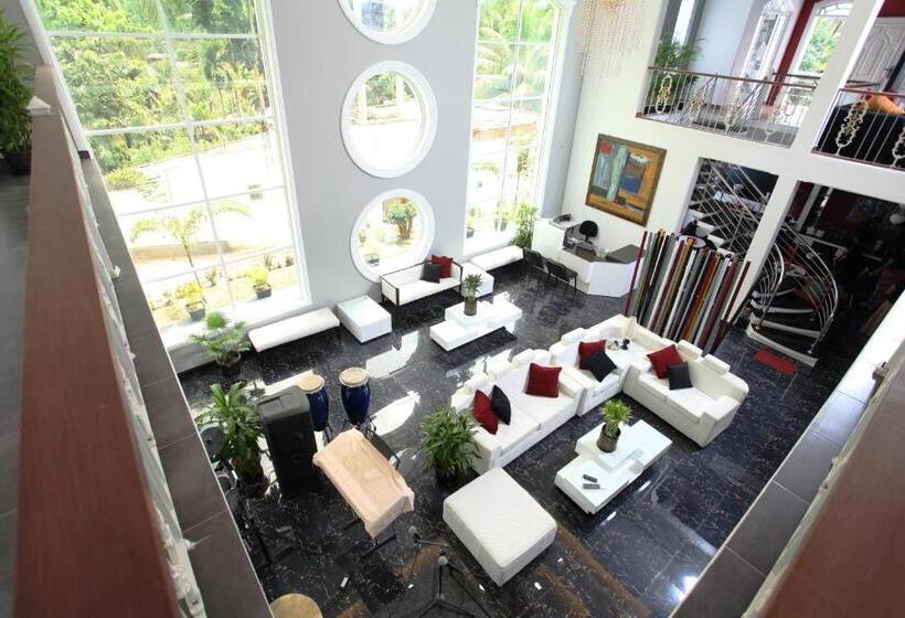 Suite, Ayaana Boutique