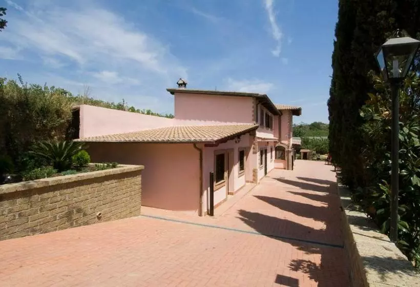 スタンダードルーム, Azienda Agricola Sinisi