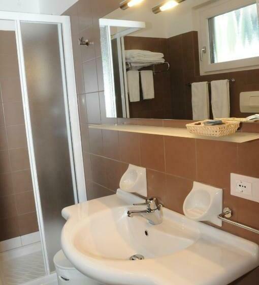 סוויטת ג'וניור משפחתית, Garni Arnica S