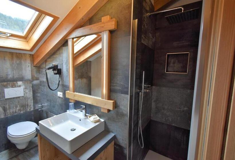 סוויטה משפחתית, Garni Arnica S