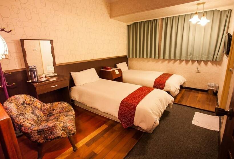 חדר סטנדרט, Gene Long Haiy Att