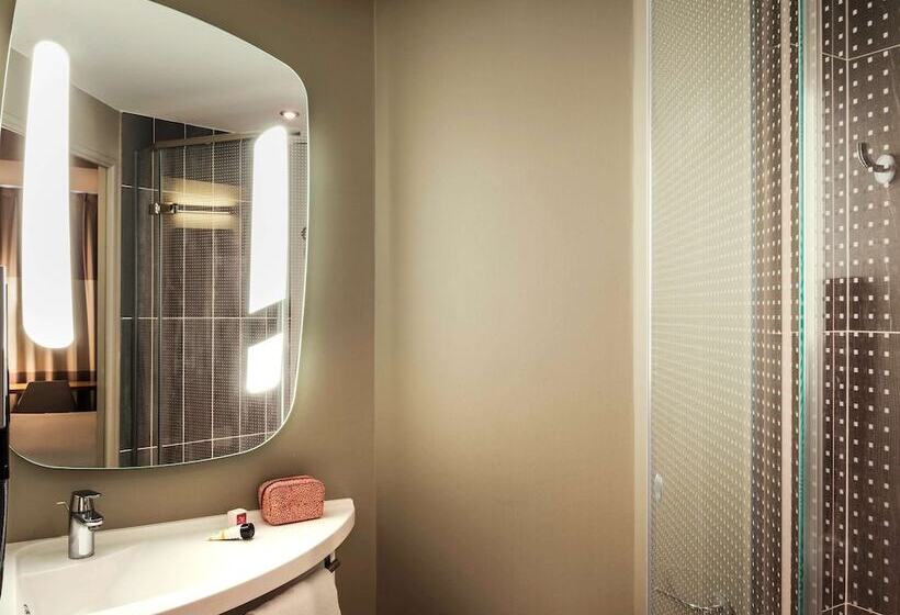 Номер Стандарт, Ibis Saint Quentin En Yvelines Velodrome
