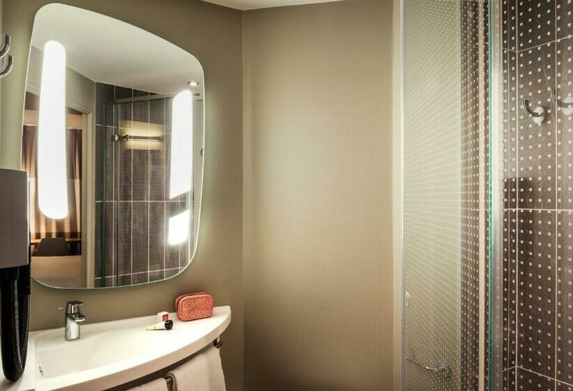 Номер Стандарт, Ibis Saint Quentin En Yvelines Velodrome
