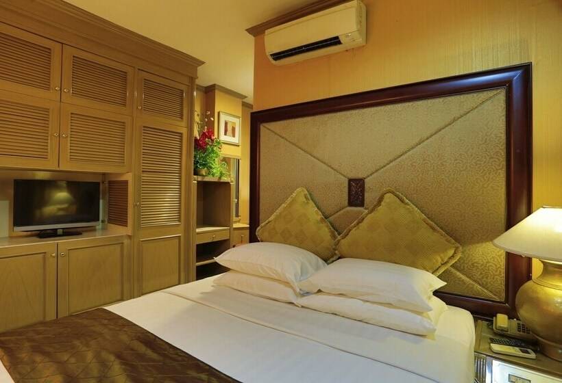 Deluxe-huone, Johns Pardede International