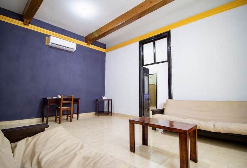 Полулюкс, Montejo