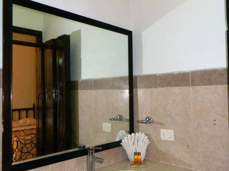 Полулюкс, Montejo