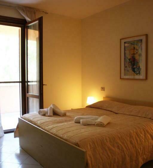 标准三人间, La Pineta