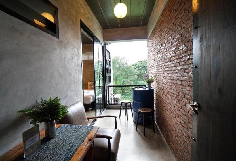 غرفة قياسية ثلاثية, Rumpai Loft Habitat