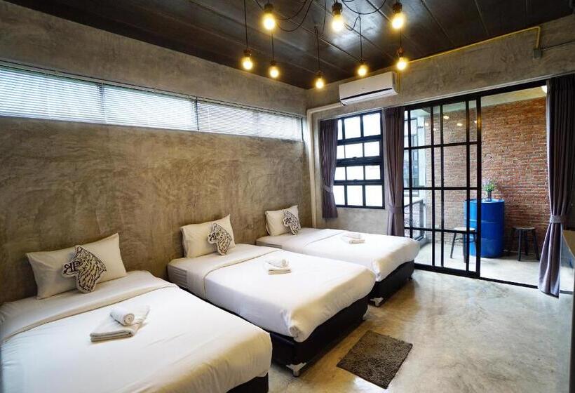 غرفة قياسية ثلاثية, Rumpai Loft Habitat