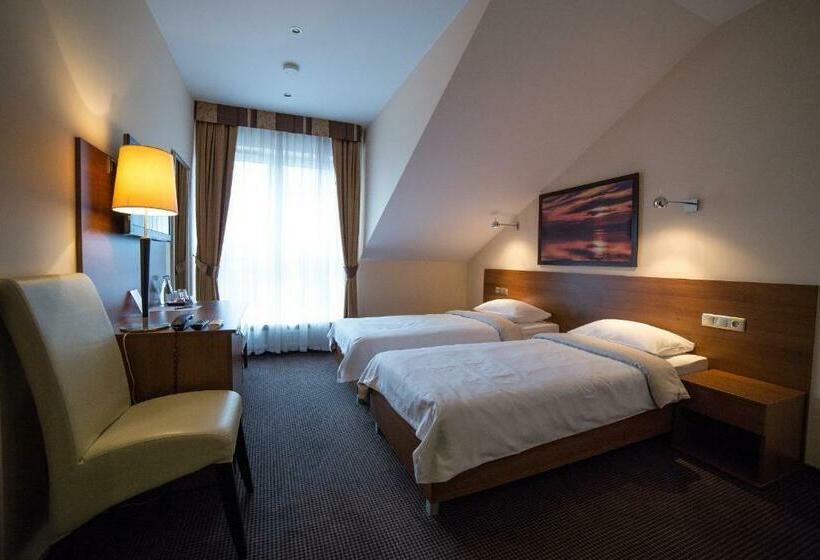 اتاق استاندارد, Sokołowska Airport Modlin