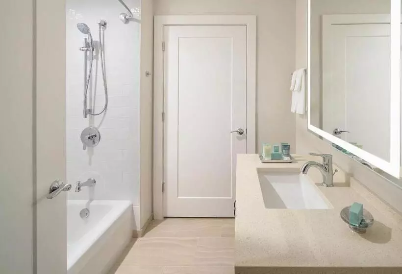 2 Bedroom Suite with Balcony, Waterline Villas & Marina, Autograph Collection