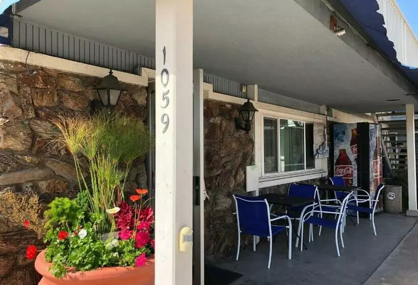 スタンダードシングルルーム, The Shores Inn
