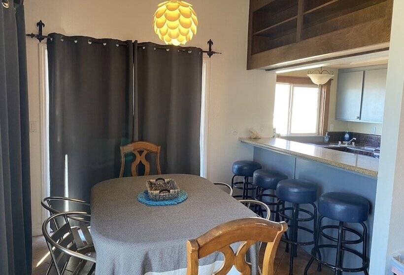 Дом 1 Спальня, The Shores Inn