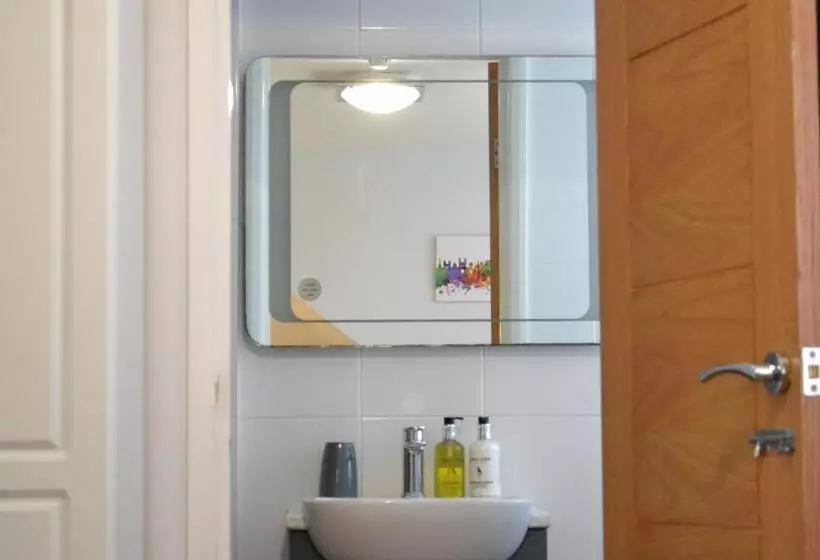Basic-huone, Harriet House B&b