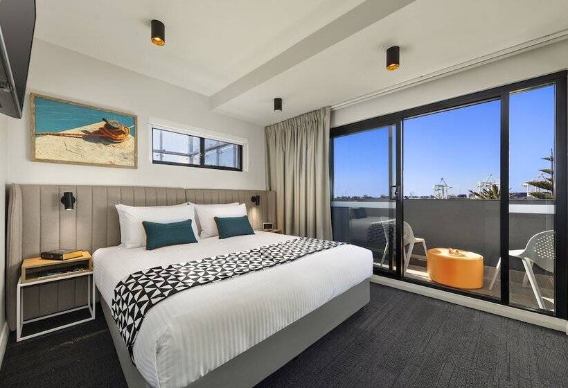 2 베드룸 이그제큐티브 아파트, Quest Fremantle