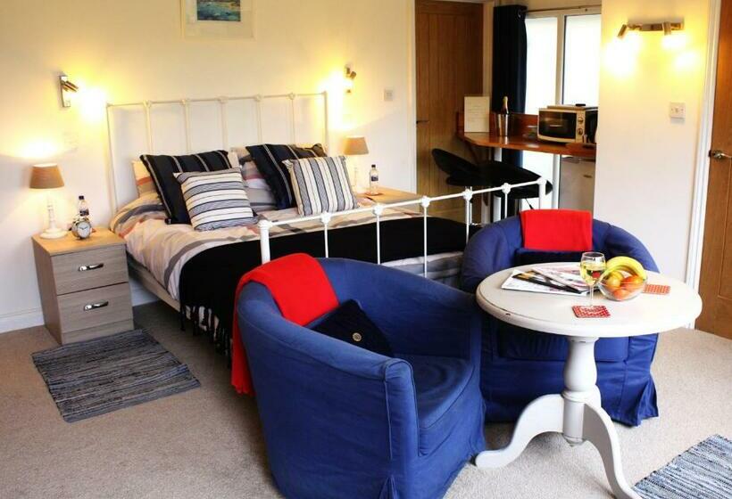 Номер Deluxe, Riverside House